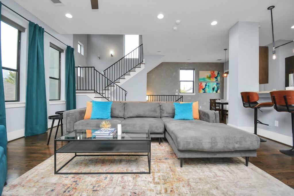 Skyline Views - Sleeps 10 Home Near Downtown Houston Extérieur photo