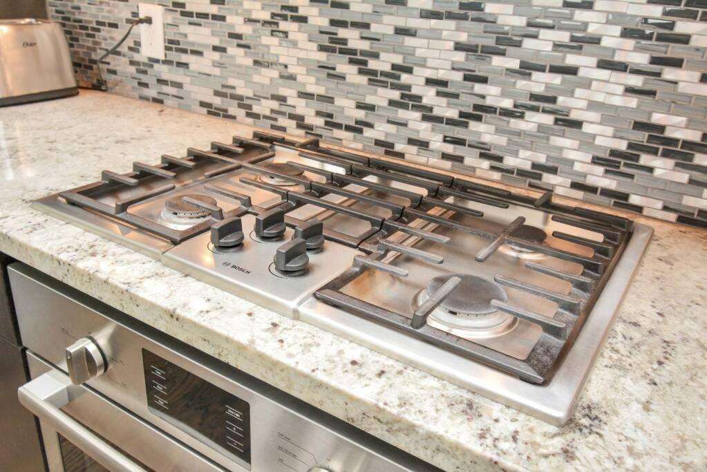 Skyline Views - Sleeps 10 Home Near Downtown Houston Extérieur photo