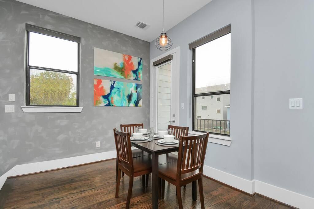Skyline Views - Sleeps 10 Home Near Downtown Houston Extérieur photo