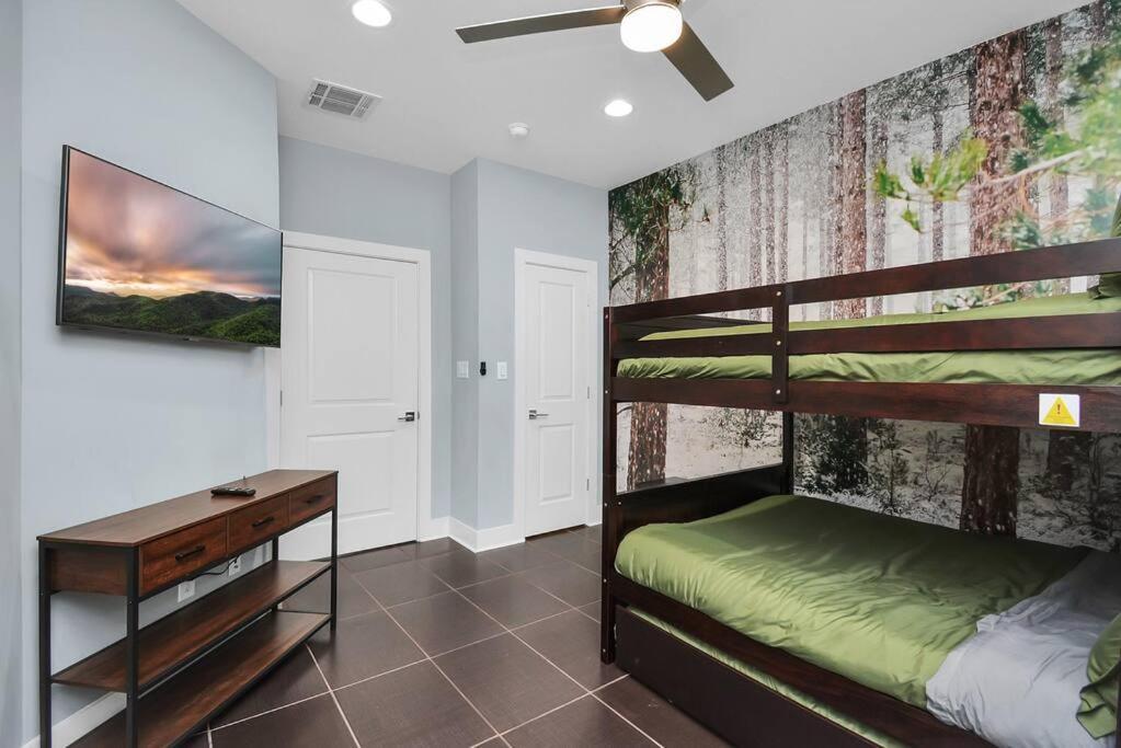 Skyline Views - Sleeps 10 Home Near Downtown Houston Extérieur photo